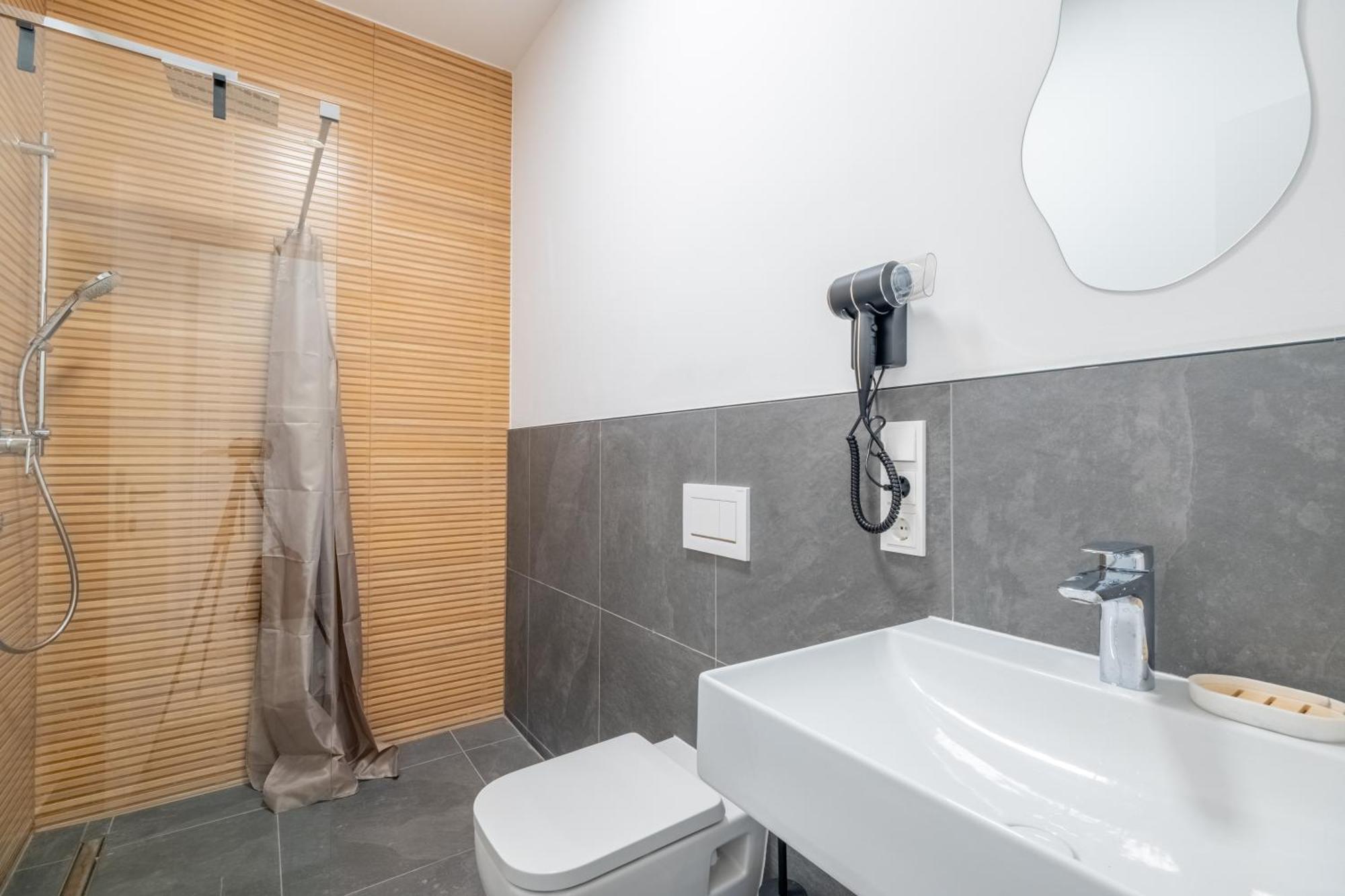 Fast Luxury Aparthotel *
